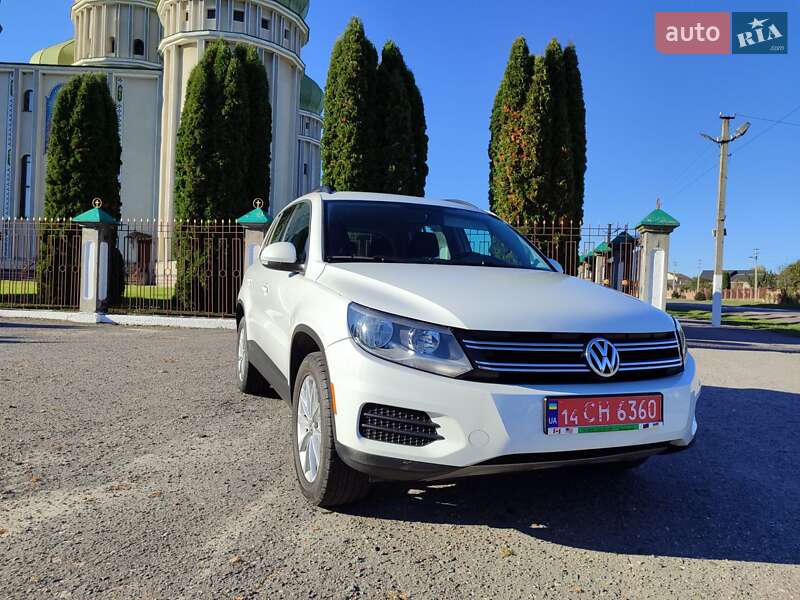 Внедорожник / Кроссовер Volkswagen Tiguan 2017 в Дубно