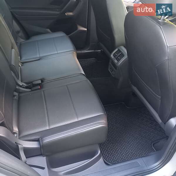 Позашляховик / Кросовер Volkswagen Tiguan 2019 в Львові фото 15 Позашляховик / Кросовер Volkswagen Tiguan 2019 в Львові