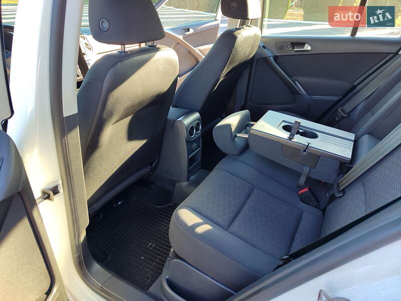 Внедорожник / Кроссовер Volkswagen Tiguan 2017 в Дубно