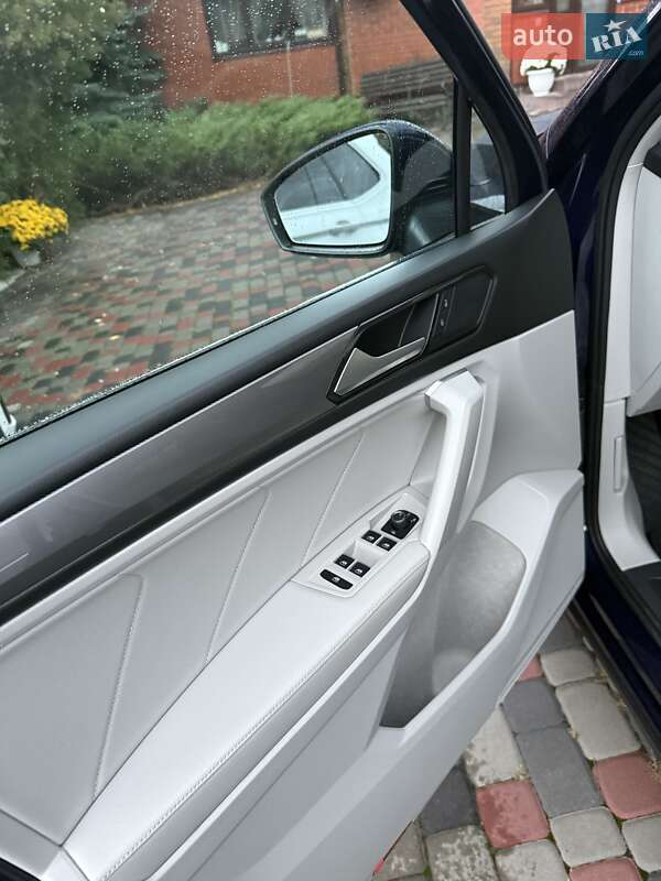 Внедорожник / Кроссовер Volkswagen Tiguan 2022 в Харькове фото 4 Внедорожник / Кроссовер Volkswagen Tiguan 2022 в Харькове