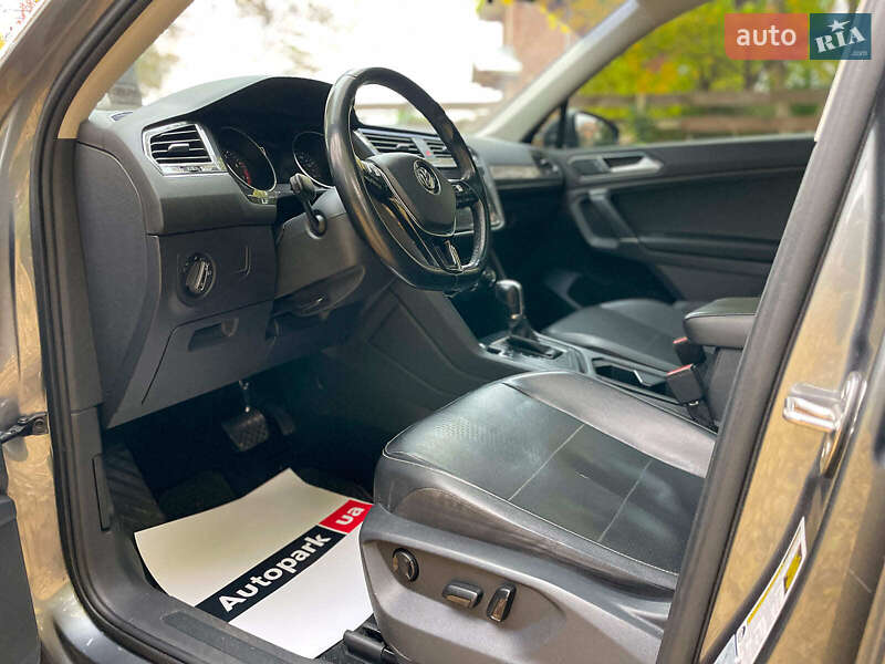 Внедорожник / Кроссовер Volkswagen Tiguan 2017 в Киеве фото 32 Внедорожник / Кроссовер Volkswagen Tiguan 2017 в Киеве