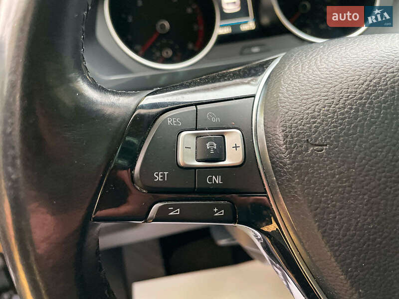 Внедорожник / Кроссовер Volkswagen Tiguan 2017 в Киеве фото 36 Внедорожник / Кроссовер Volkswagen Tiguan 2017 в Киеве