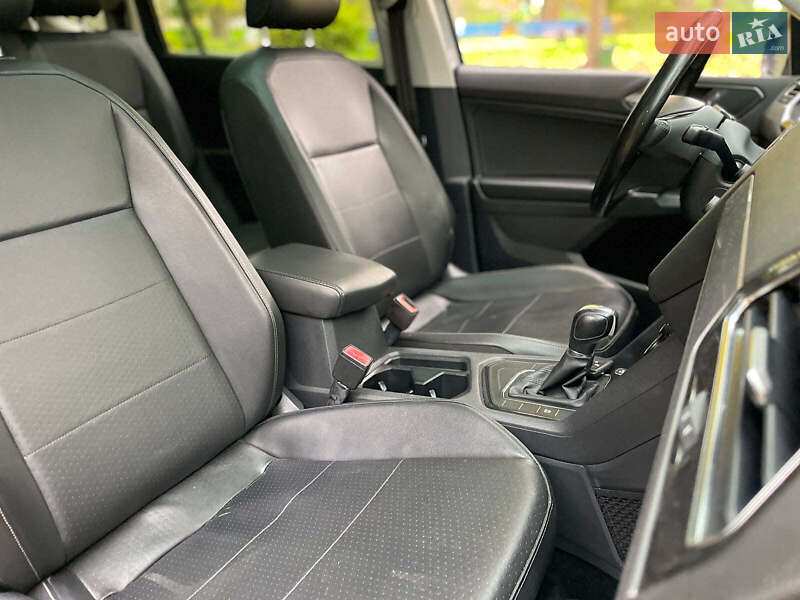 Внедорожник / Кроссовер Volkswagen Tiguan 2017 в Киеве фото 41 Внедорожник / Кроссовер Volkswagen Tiguan 2017 в Киеве