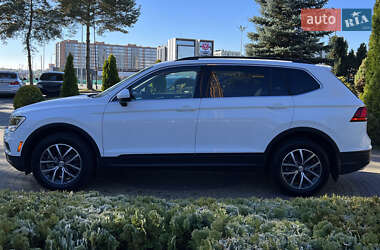 Внедорожник / Кроссовер Volkswagen Tiguan 2018 в 