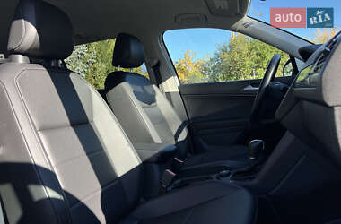 Внедорожник / Кроссовер Volkswagen Tiguan 2018 в 