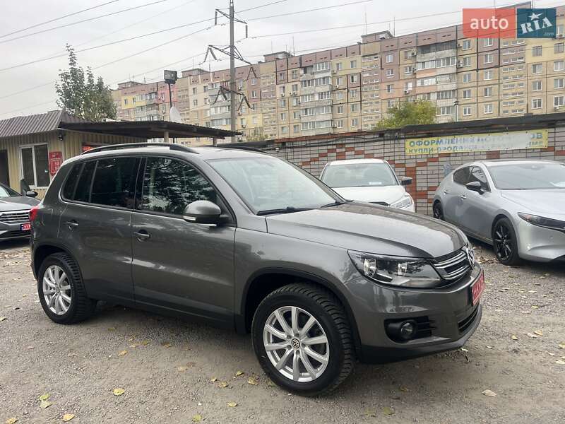 Позашляховик / Кросовер Volkswagen Tiguan 2015 в Дніпрі