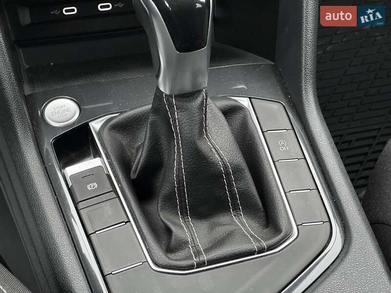 Внедорожник / Кроссовер Volkswagen Tiguan 2022 в Киеве