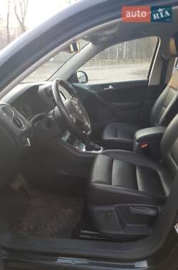 Позашляховик / Кросовер Volkswagen Tiguan 2015 в  фото 13 Позашляховик / Кросовер Volkswagen Tiguan 2015 в