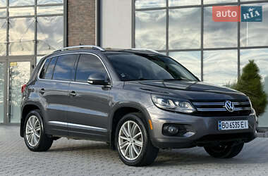 Внедорожник / Кроссовер Volkswagen Tiguan 2015 в 