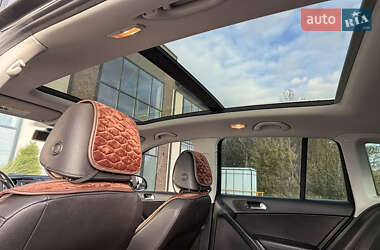 Внедорожник / Кроссовер Volkswagen Tiguan 2015 в 