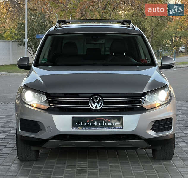 Внедорожник / Кроссовер Volkswagen Tiguan 2016 в Николаеве