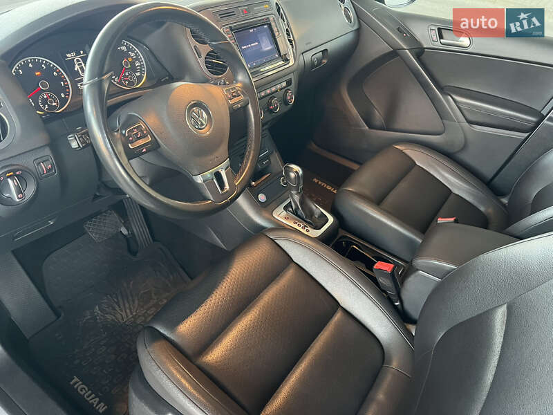 Внедорожник / Кроссовер Volkswagen Tiguan 2016 в Николаеве