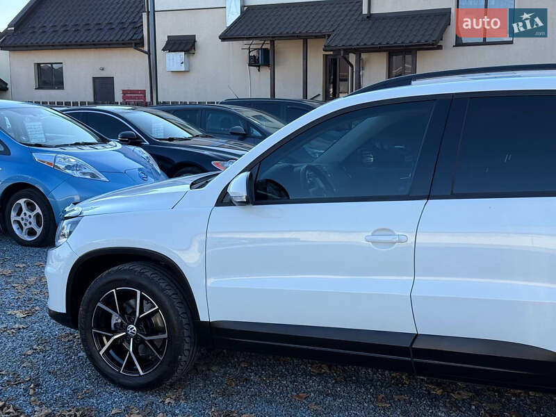 Внедорожник / Кроссовер Volkswagen Tiguan 2016 в Стрые