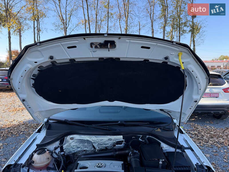 Внедорожник / Кроссовер Volkswagen Tiguan 2016 в Стрые