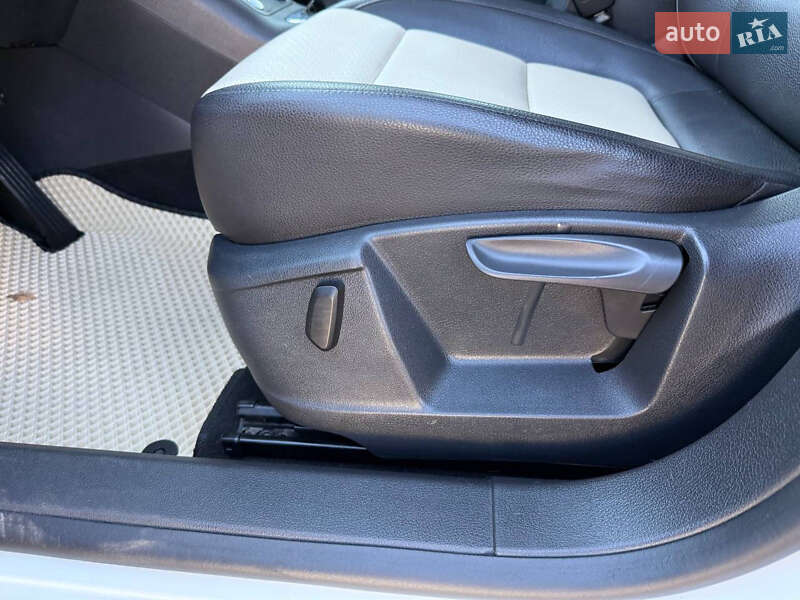 Внедорожник / Кроссовер Volkswagen Tiguan 2016 в Стрые