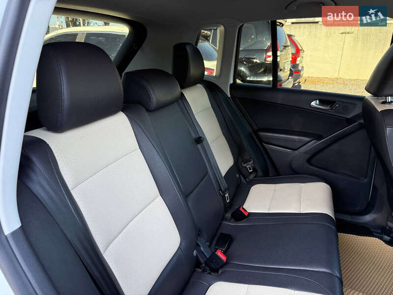 Внедорожник / Кроссовер Volkswagen Tiguan 2016 в Стрые