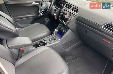 Внедорожник / Кроссовер Volkswagen Tiguan 2019 в 