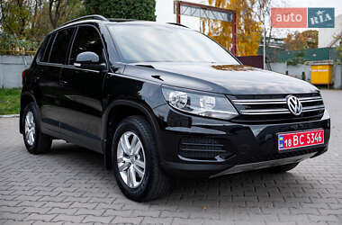 Внедорожник / Кроссовер Volkswagen Tiguan 2016 в Киеве