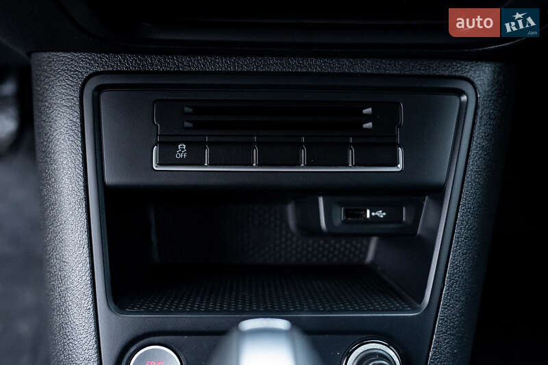 Внедорожник / Кроссовер Volkswagen Tiguan 2016 в Киеве фото 27 Внедорожник / Кроссовер Volkswagen Tiguan 2016 в Киеве