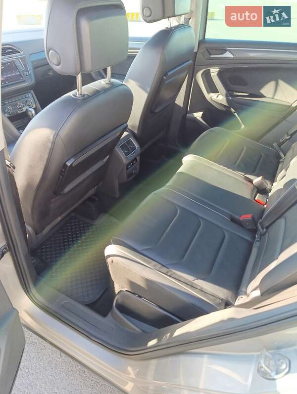 Позашляховик / Кросовер Volkswagen Tiguan 2016 в Львові