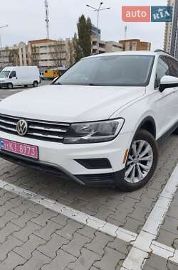 Внедорожник / Кроссовер Volkswagen Tiguan 2017 в Киеве