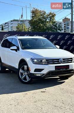 Внедорожник / Кроссовер Volkswagen Tiguan 2018 в Сумах