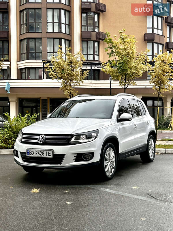 Позашляховик / Кросовер Volkswagen Tiguan 2015 в Києві