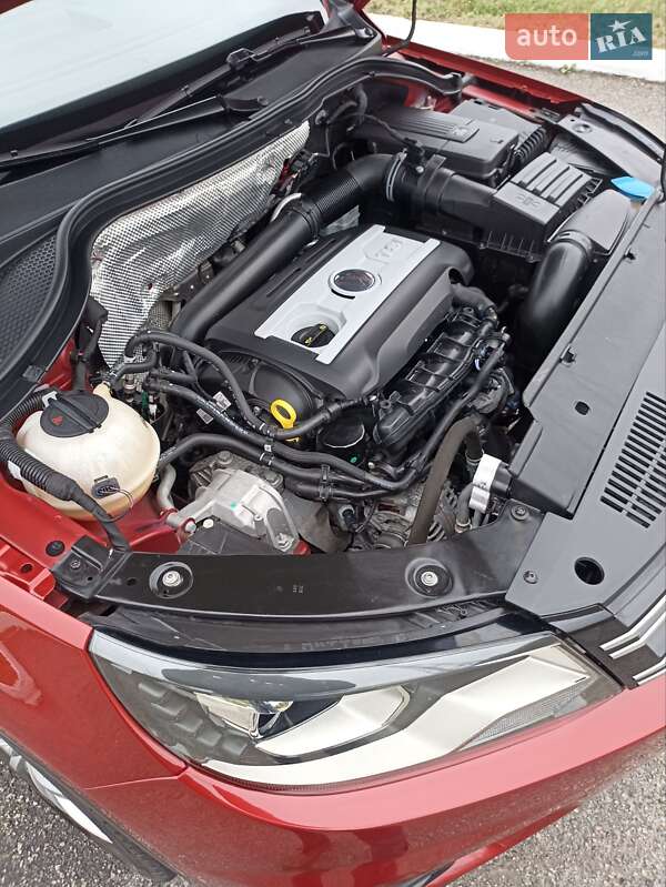 Внедорожник / Кроссовер Volkswagen Tiguan 2015 в Буче