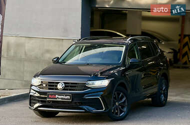 Позашляховик / Кросовер Volkswagen Tiguan 2021 в Харкові