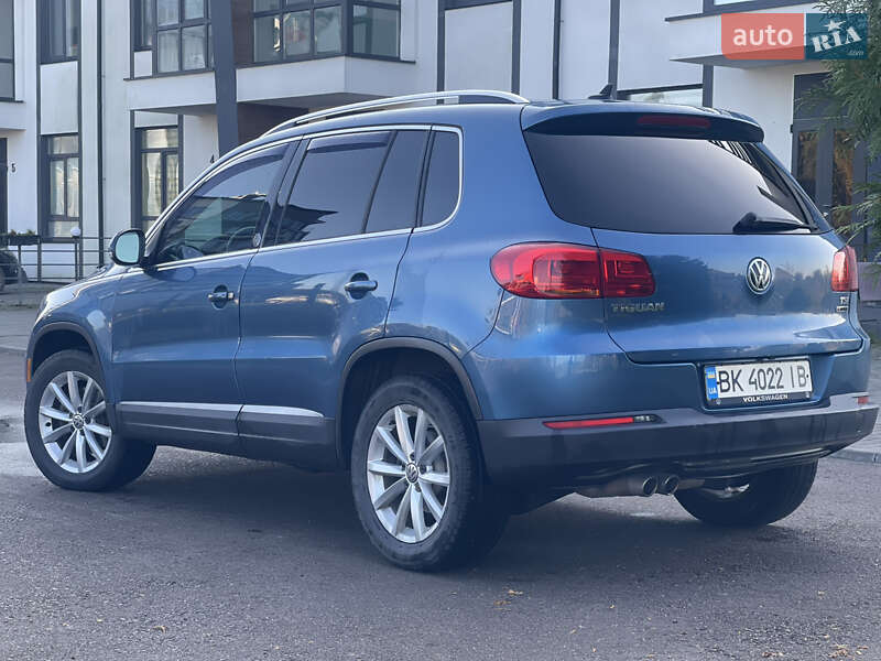 Внедорожник / Кроссовер Volkswagen Tiguan 2016 в Ровно