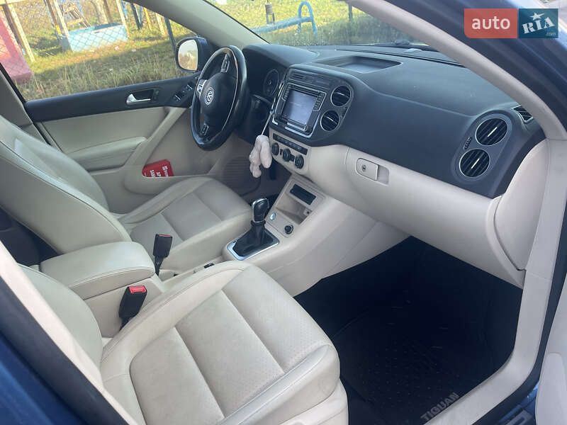 Внедорожник / Кроссовер Volkswagen Tiguan 2016 в Ровно