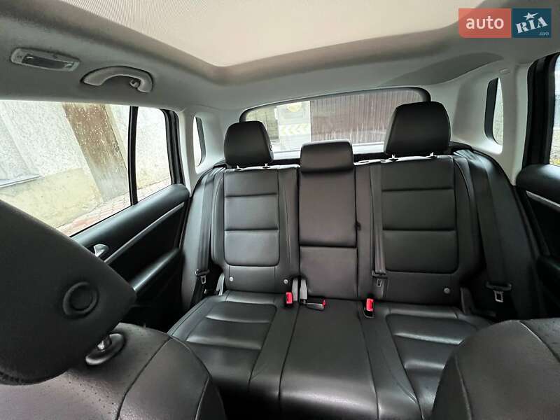 Внедорожник / Кроссовер Volkswagen Tiguan 2015 в Ровно