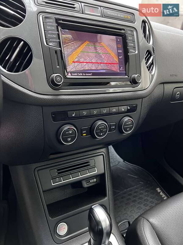 Внедорожник / Кроссовер Volkswagen Tiguan 2015 в Ровно