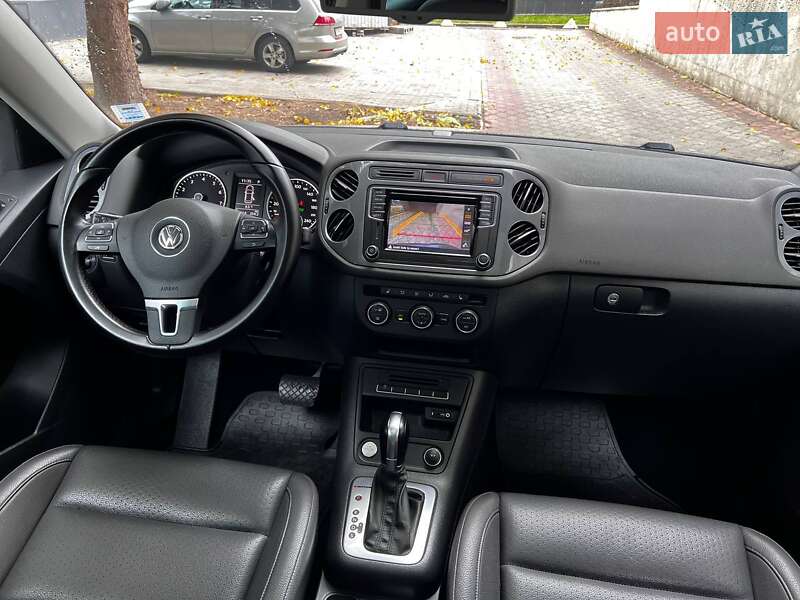 Внедорожник / Кроссовер Volkswagen Tiguan 2015 в Ровно