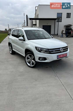 Внедорожник / Кроссовер Volkswagen Tiguan 2016 в Луцке