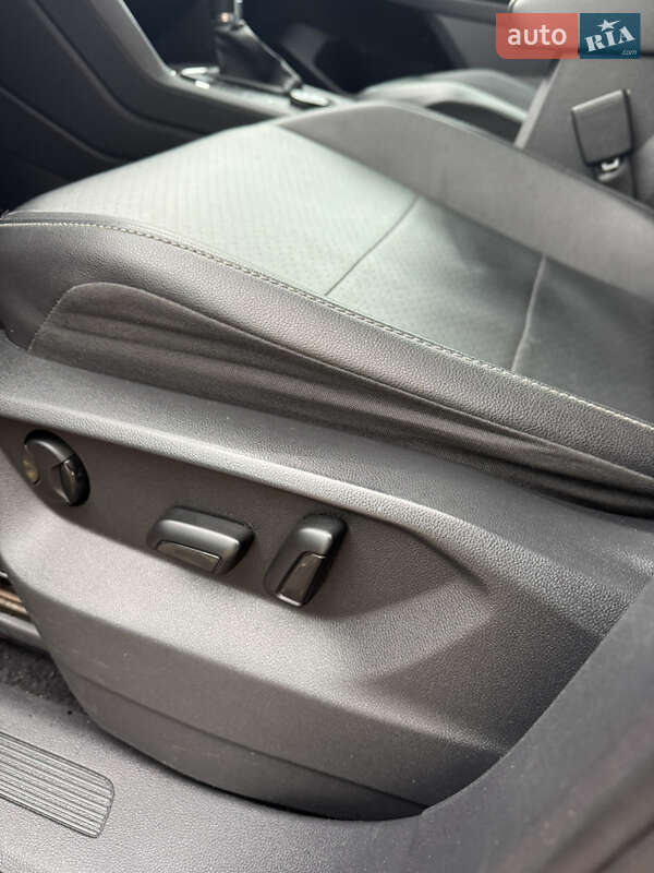 Внедорожник / Кроссовер Volkswagen Tiguan 2018 в Киеве фото 10 Внедорожник / Кроссовер Volkswagen Tiguan 2018 в Киеве