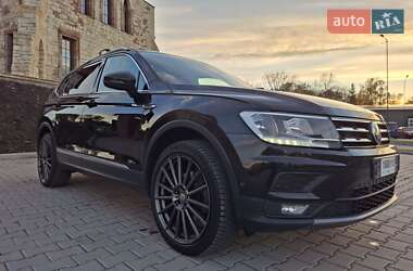 Внедорожник / Кроссовер Volkswagen Tiguan 2020 в 