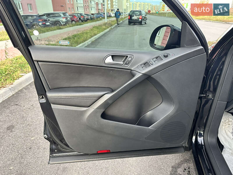 Внедорожник / Кроссовер Volkswagen Tiguan 2017 в Виннице
