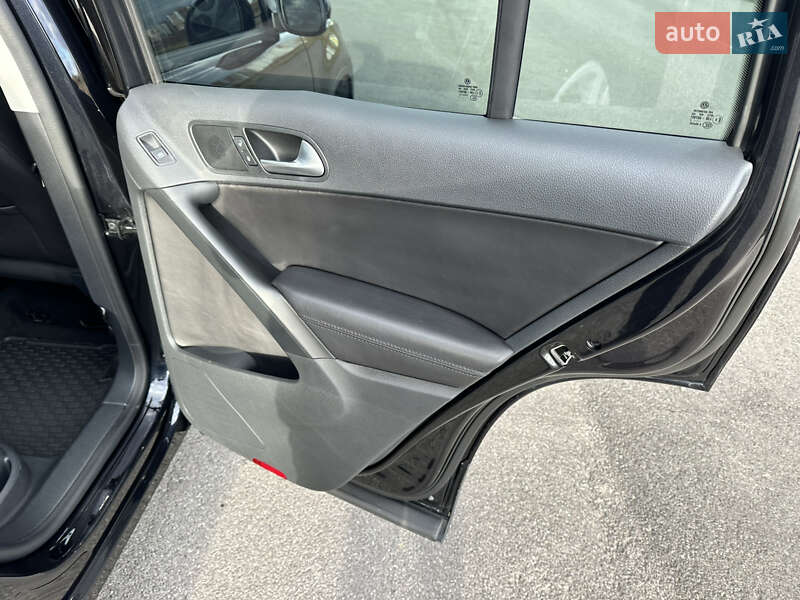 Внедорожник / Кроссовер Volkswagen Tiguan 2017 в Виннице