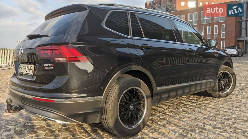 Внедорожник / Кроссовер Volkswagen Tiguan 2018 в Днепре фото 5 Внедорожник / Кроссовер Volkswagen Tiguan 2018 в Днепре