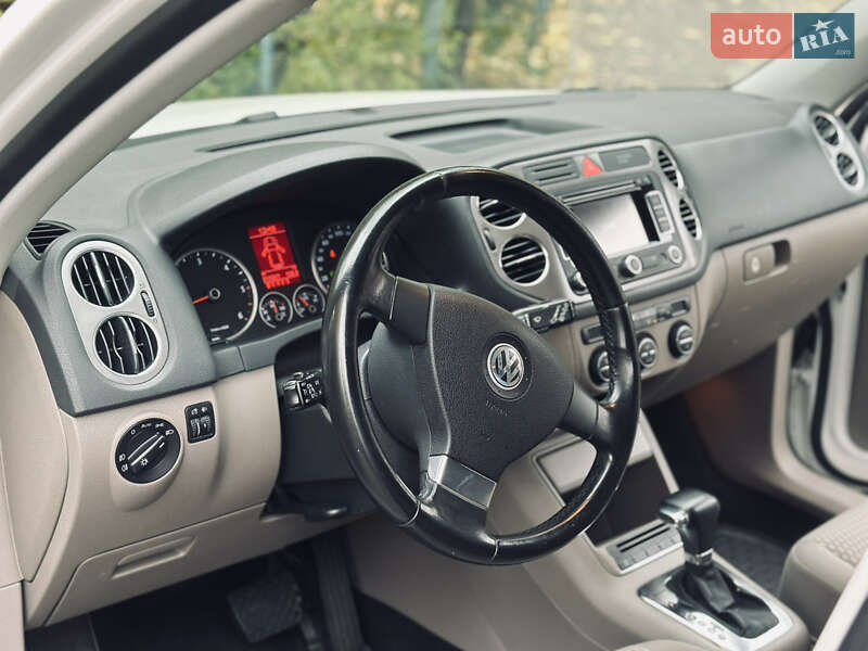 Внедорожник / Кроссовер Volkswagen Tiguan 2008 в Киеве фото 12 Внедорожник / Кроссовер Volkswagen Tiguan 2008 в Киеве
