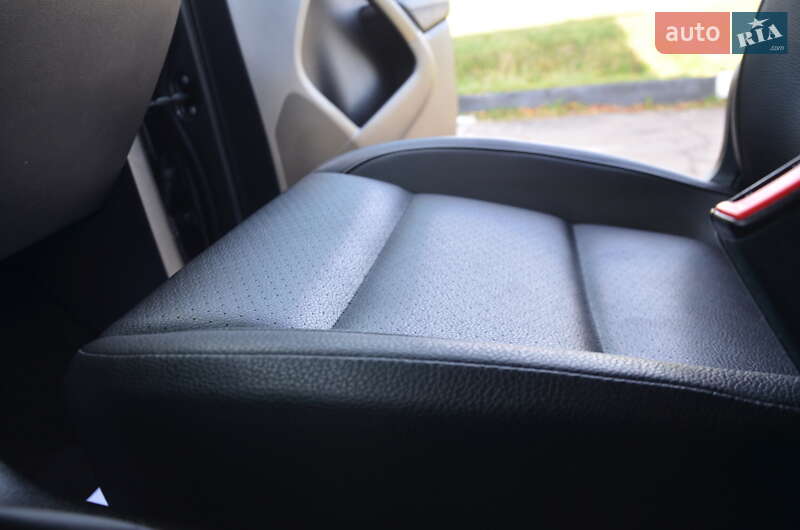 Внедорожник / Кроссовер Volkswagen Tiguan 2015 в Дрогобыче