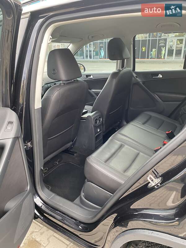 Внедорожник / Кроссовер Volkswagen Tiguan 2015 в Конотопе