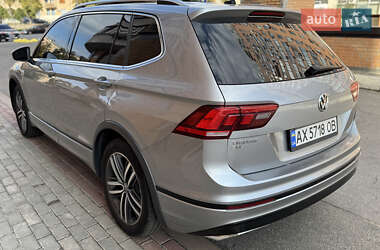 Внедорожник / Кроссовер Volkswagen Tiguan 2019 в 