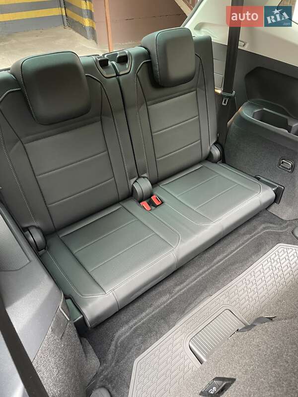 Внедорожник / Кроссовер Volkswagen Tiguan 2019 в Киеве фото 17 Внедорожник / Кроссовер Volkswagen Tiguan 2019 в Киеве