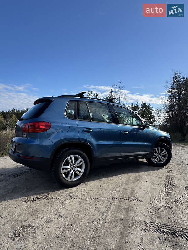 Внедорожник / Кроссовер Volkswagen Tiguan 2017 в Ирпене