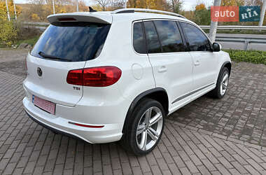 Внедорожник / Кроссовер Volkswagen Tiguan 2015 в 