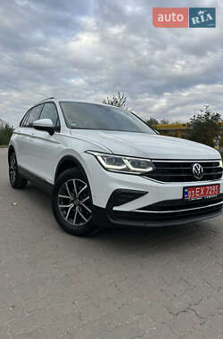 Позашляховик / Кросовер Volkswagen Tiguan 2021 в  фото 15 Позашляховик / Кросовер Volkswagen Tiguan 2021 в