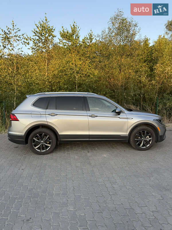 Внедорожник / Кроссовер Volkswagen Tiguan 2022 в Львове