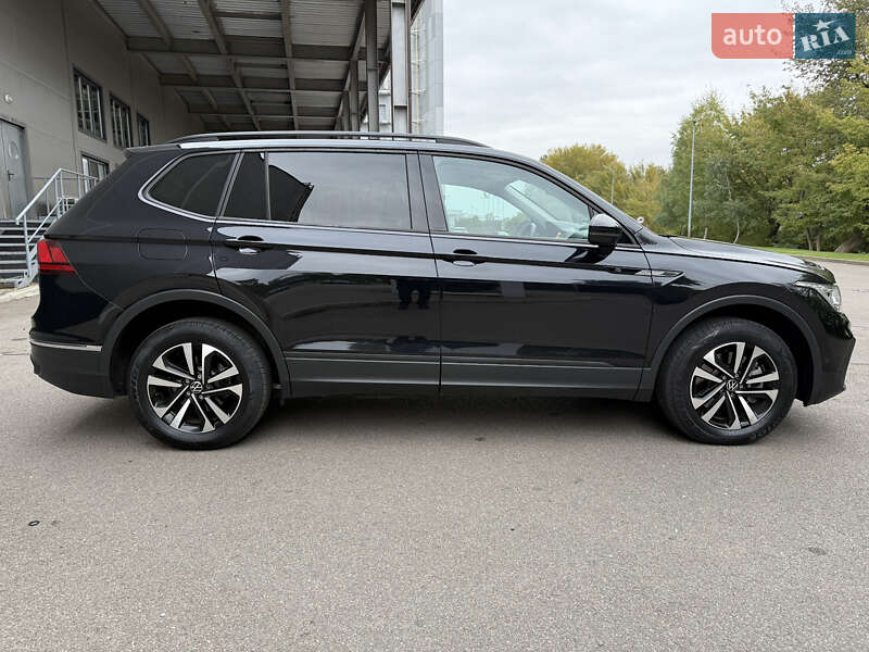 Внедорожник / Кроссовер Volkswagen Tiguan 2022 в Киеве
